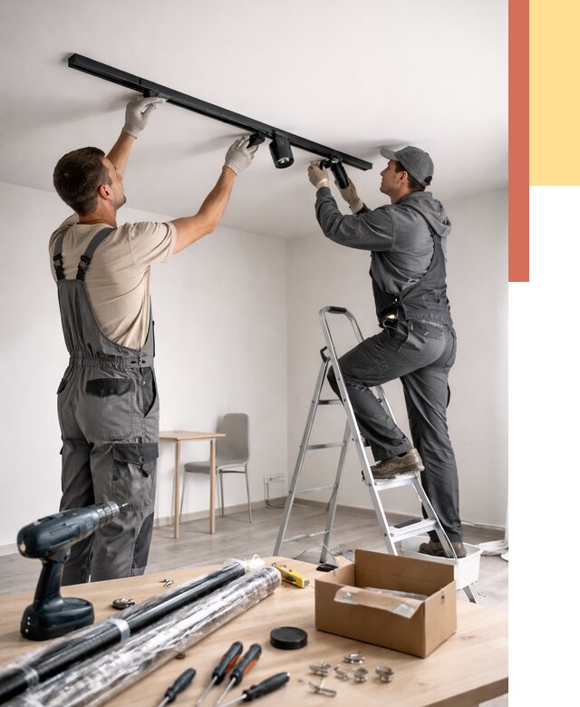 Установка трековых светильников в натяжной потолок в Коврове от 4297 руб. | ОТДЕЛОЧНИК-Квр